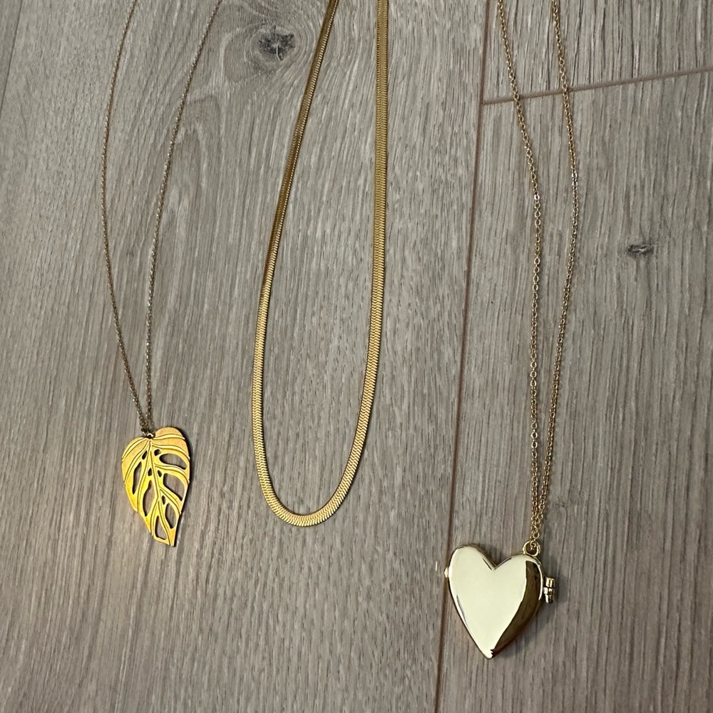 ✨ Gold Necklace Trio